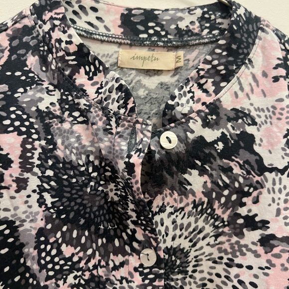 Animal Print Button-Up Blouse - Picture 2 of 3
